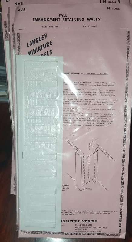 Langley Miniature Models Embankment Retaining Walls - N Scale