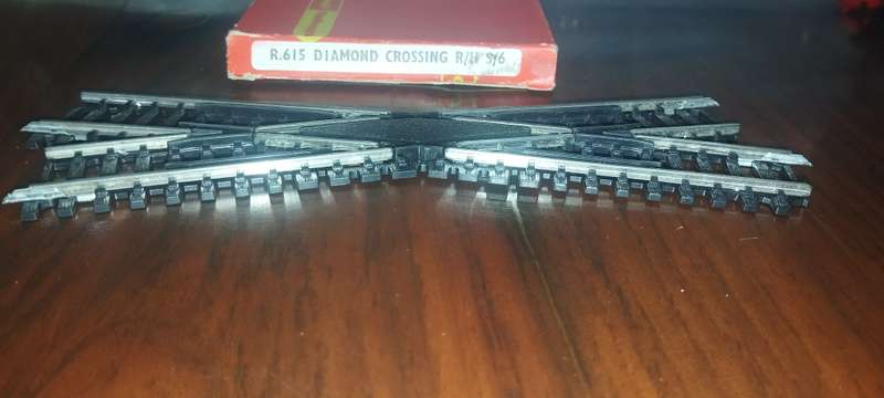 Hornby Diamond Crossing R.615 - OO Scale