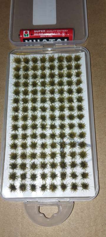 104 Tufts of Veldt Grass - N Scale