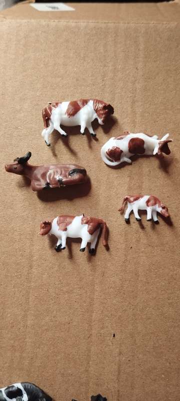 4 Cows and a Buffalo - HO Scale
