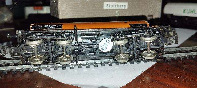Piko DR Bogie Petrol Tanker - HO Scale