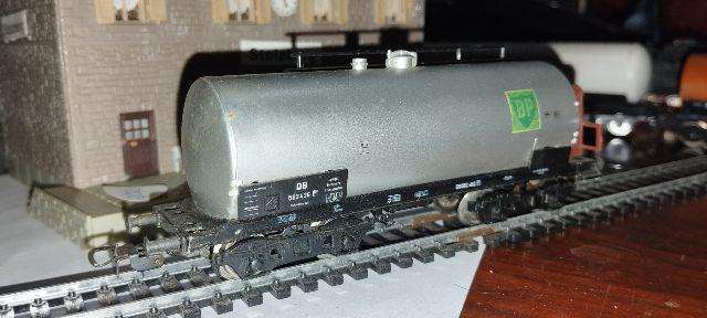 Piko DB Bogie Petrol Tanker - BP - HO Scale