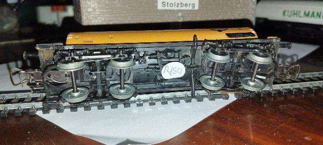 Piko DR Bogie Petrol Tanker - HO Scale