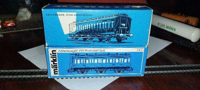 Märklin Set of 2 DR Three Axle 2nd Class Coaches - HO Scale