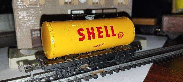 Fleischmann DB Shell Oil Tanker - HO Scale