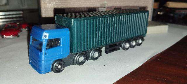 Container Lorry - Static Resin Model - Nominally 1/87 to 1/100 Scale