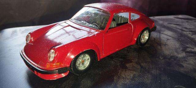 Bburago Porsche 911 - 1/24 Scale - Made in Italy - Scrap or Restore