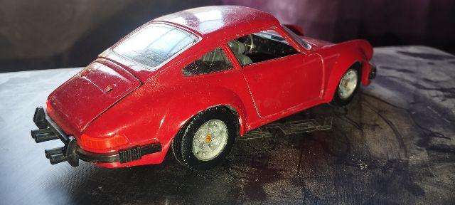 Bburago Porsche 911 - 1/24 Scale - Made in Italy - Scrap or Restore