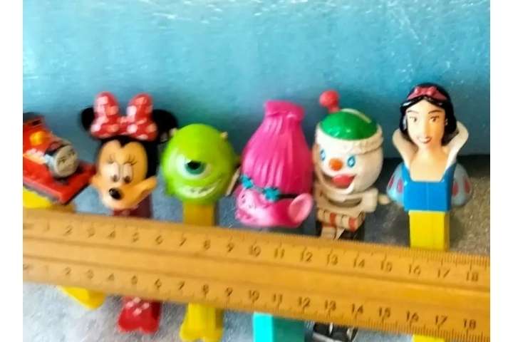 Job lot 5 PEZ+ 1 other tops figurine -Mini mouse Thomas tank engine Snow white
