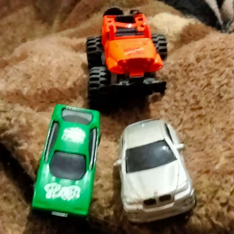 Model car 1 Maisto BMW X6 silver+1 Pawa R Clash green+Power Ranger Orange 1 wheel gone