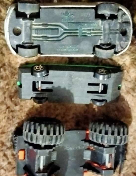 Model car 1 Maisto BMW X6 silver+1 Pawa R Clash green+Power Ranger Orange 1 wheel gone