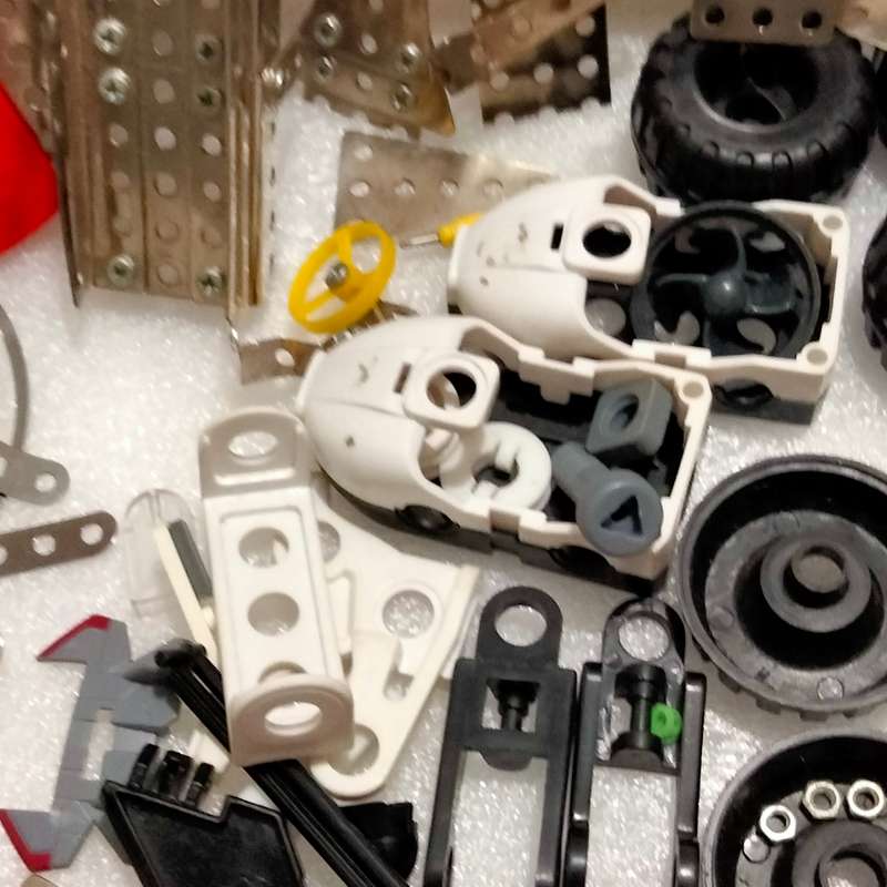 Meccano Mixed odds parts metal+ plastic parts Used+plastic storage tub-brochureREAD+seePic added car