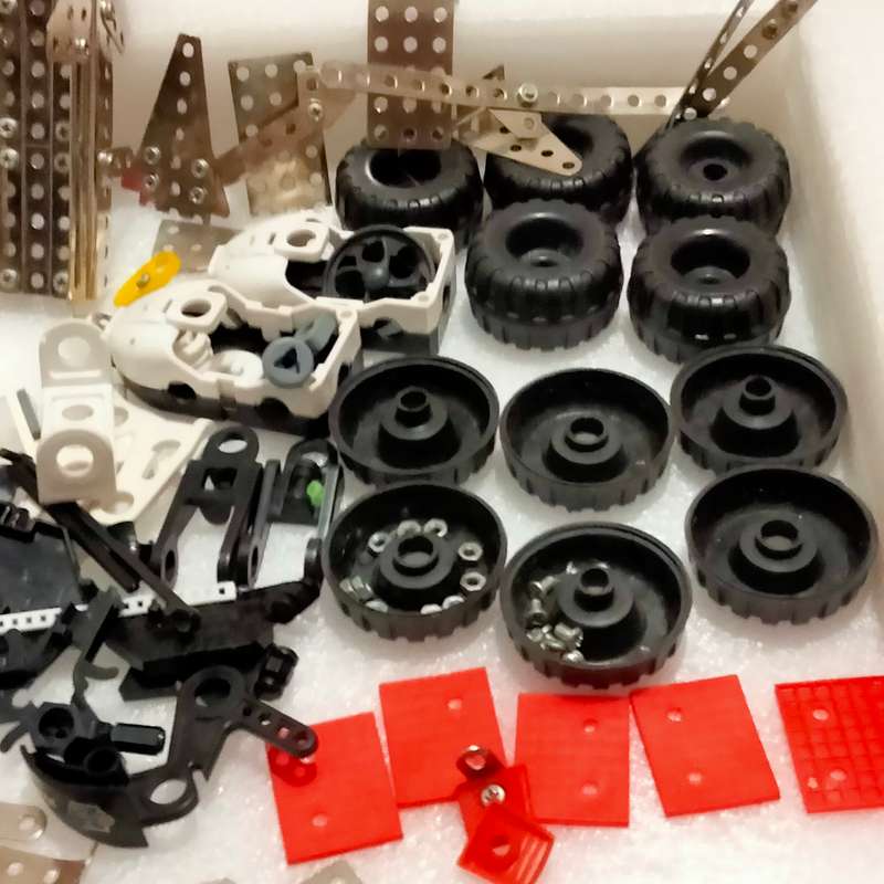 Meccano Mixed odds parts metal+ plastic parts Used+plastic storage tub-brochureREAD+seePic added car