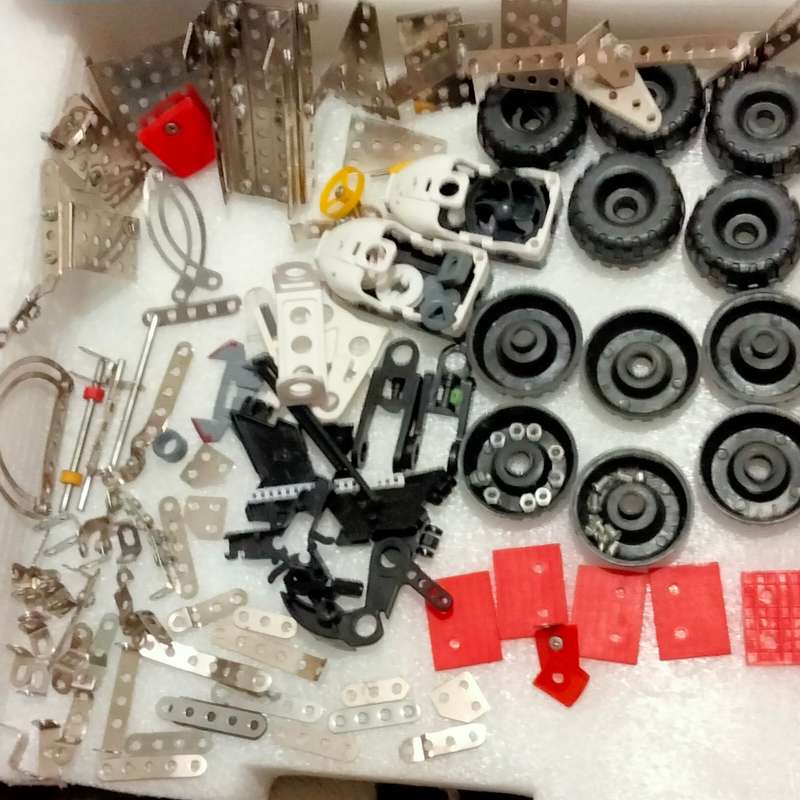 Meccano Mixed odds parts metal+ plastic parts Used+plastic storage tub-brochureREAD+seePic added car