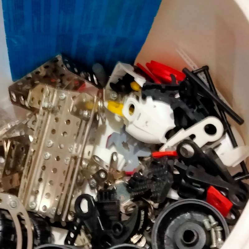 Meccano Mixed odds parts metal+ plastic parts Used+plastic storage tub-brochureREAD+seePic added car