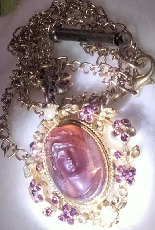 Necklace CAMEO c1980 Glass 3D  Chain West Germany Look at my Buy Now-No Waiting