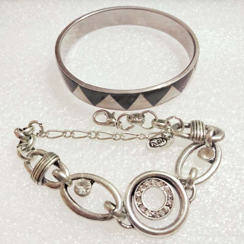 2 -1 Bangle solid Mother of Pearl black+cream triangle+1 Bracelet crystal pavsilver tone metal links