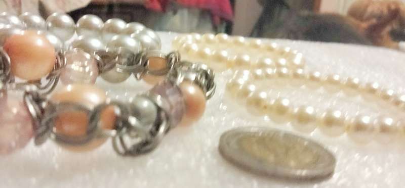 Bracelets 4 Stretch Faux Pearl 1 mix colours peach pink silver tone metal+2 cream 1 silver mix size