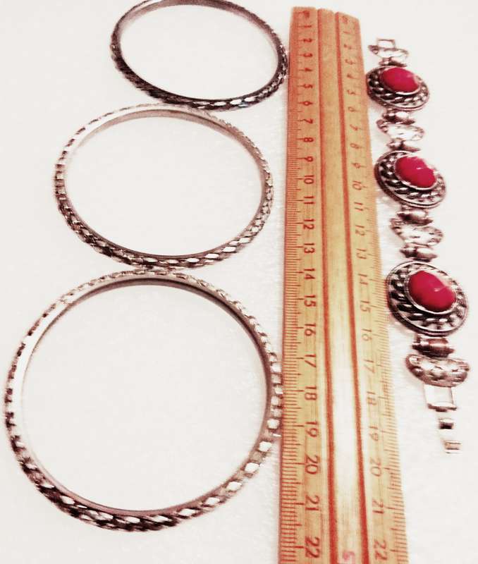 4 -3 Bangles solid snake pattern silver tone metal+ Bracelet round links cut faceted red synthetic s