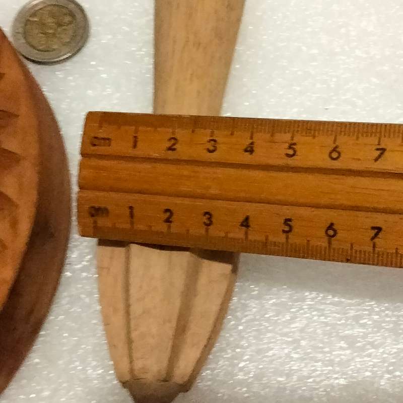 Shortbread thistle mould J&I Crichton Scotland+Citrus squeezer