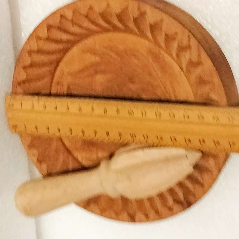 Shortbread thistle mould J&I Crichton Scotland+Citrus squeezer