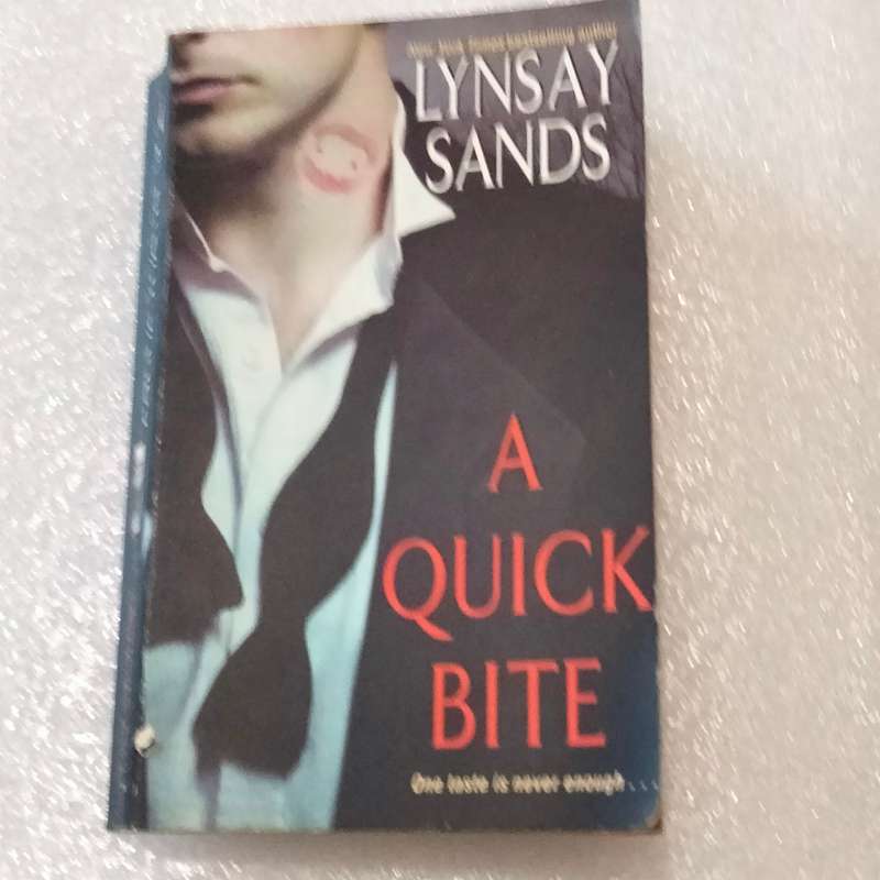 Lindsey Sands A Quick Bite - PB 2005 Book soft cover Pre-owned