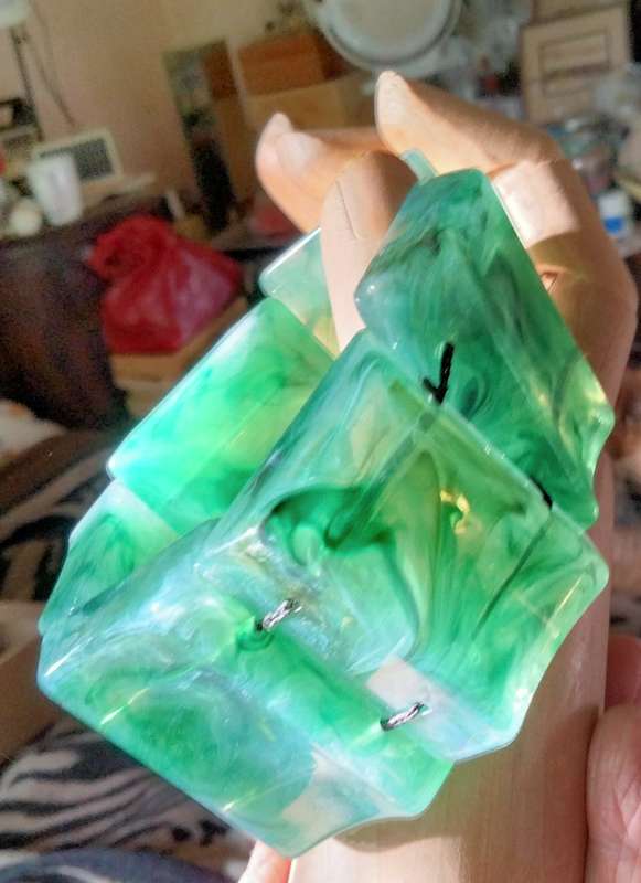 Absolutely STUNNING Bangle swirl marble Jade green Lucite 6 large squares stretch black elastic