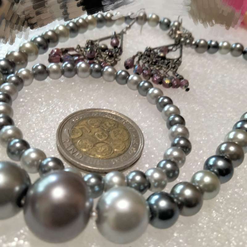 NECKLACE lobster clasp+Bracelet stretch elastic multcolour synthetic Pearls set+ different earrings