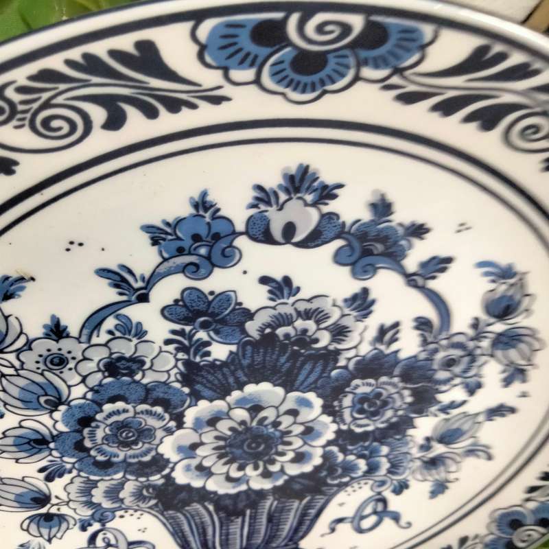 Delft blue Large Wall plate ceramic 26 cm Floral Bouquet-Oude Molen Fabriek B.V. M Holland