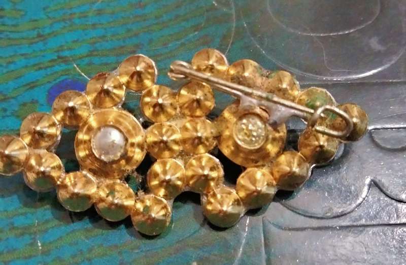 Brooch - 1 Aurora Borealis Rhinestones1950s LOOK At My Buy Now listings No Waiting