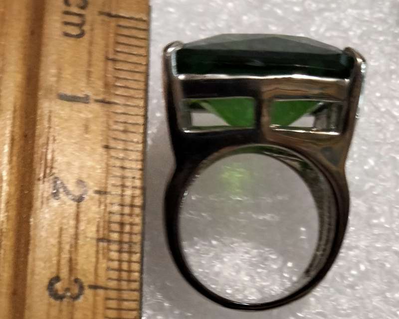Dress RING Vintage Emerald cut Green composite stone Silver tone