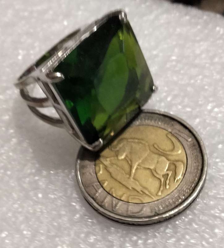 Dress RING Vintage Emerald cut Green composite stone Silver tone