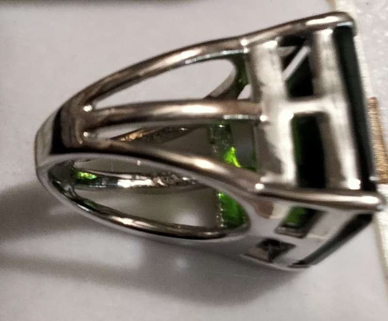 Dress RING Vintage Emerald cut Green composite stone Silver tone