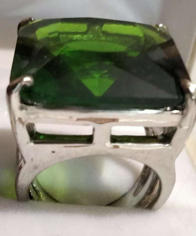 Dress RING Vintage Emerald cut Green composite stone Silver tone