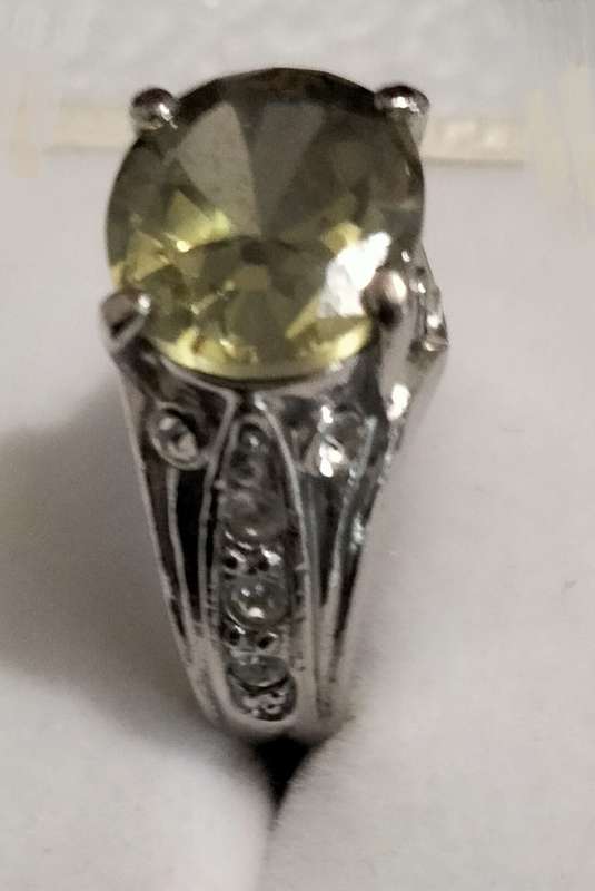 Dress RING Vintage Citrine Green composite stone -Silver tone
