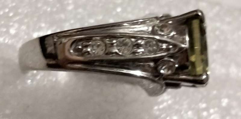 Dress RING Vintage Citrine Green composite stone -Silver tone