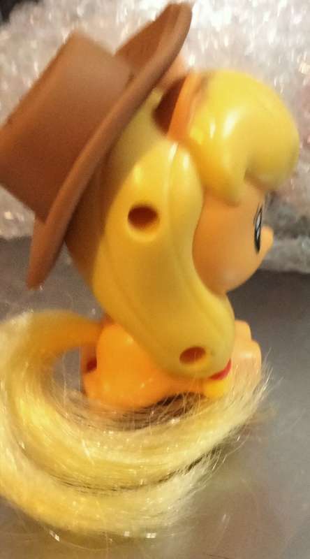 McDonald's 2018 Hasbro yellow My little Pony Applejack Cuttie Mark Crew happy meal