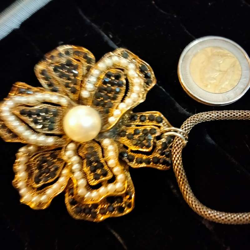 Necklace pendant  Large flower+black small Rhinestones + faux pearls added spring rings +snake chain