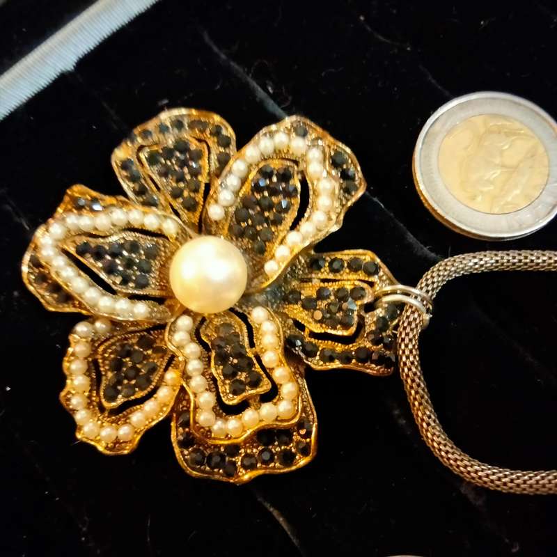 Necklace pendant  Large flower+black small Rhinestones + faux pearls added spring rings +snake chain