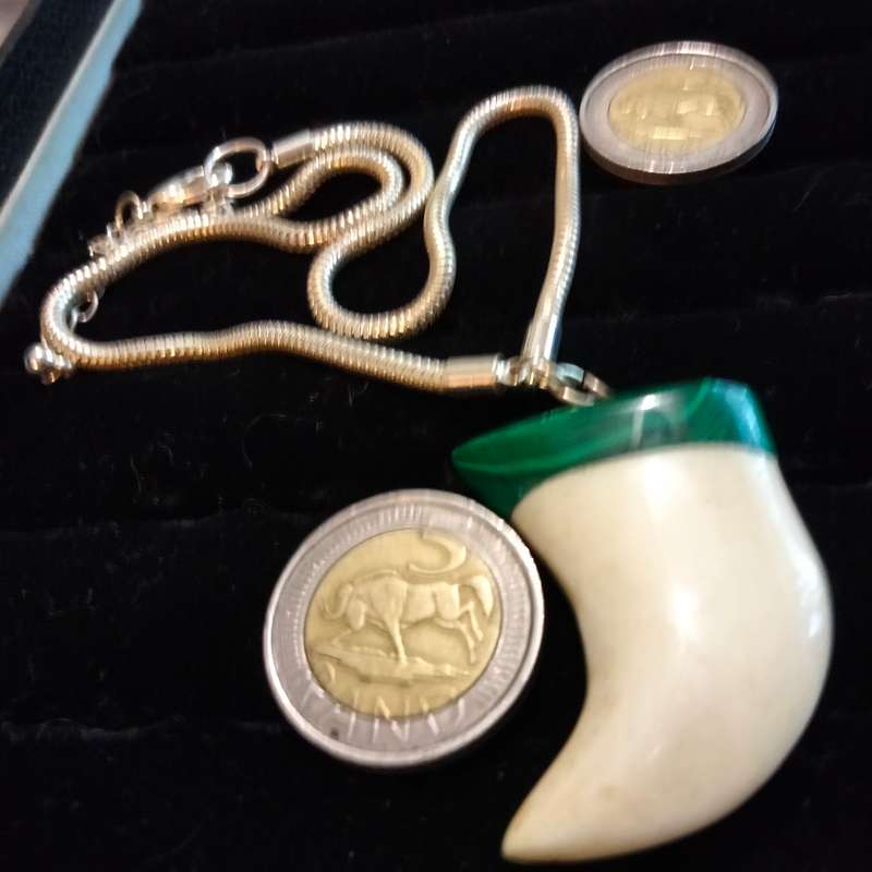 Claw handcrafted Camel bone organic+ Malachite  vintage NECKLACE Artisinal+ Snake Chain Silver plate