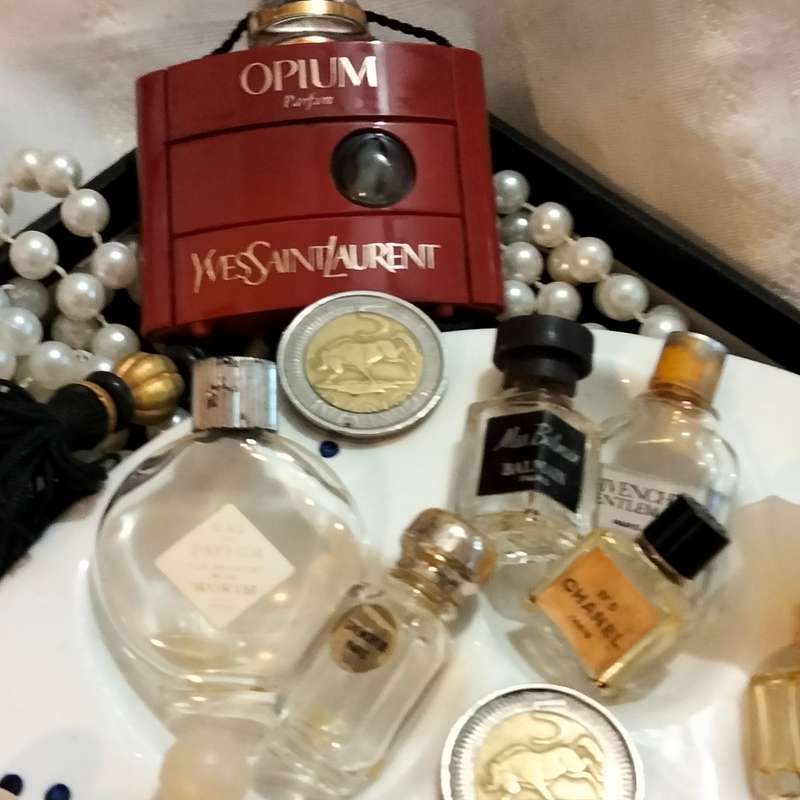 Collectibles 13 SCENT miniature Bottles empty+History LOOK at My BUY NOW listings NO WAITING