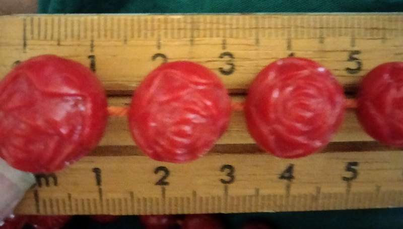 Necklace Vintage LUCITE Red Rose on each side of bead barrel clasp