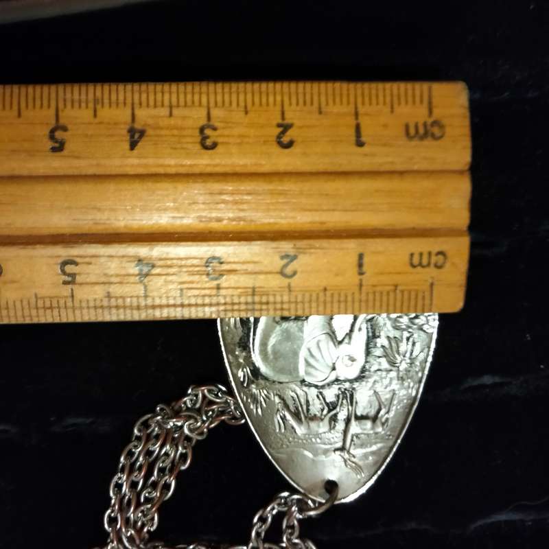 Necklace - Pendant metal Elephant+Giraffe Silver tone+chain-TALLYWELL