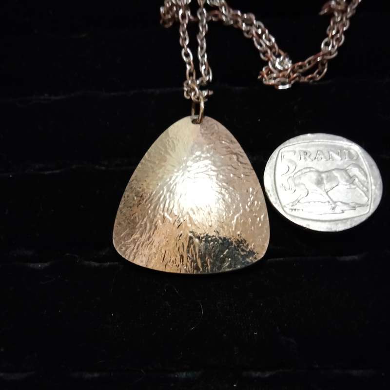 Necklace - Pendant metal Elephant+Giraffe Silver tone+chain-TALLYWELL