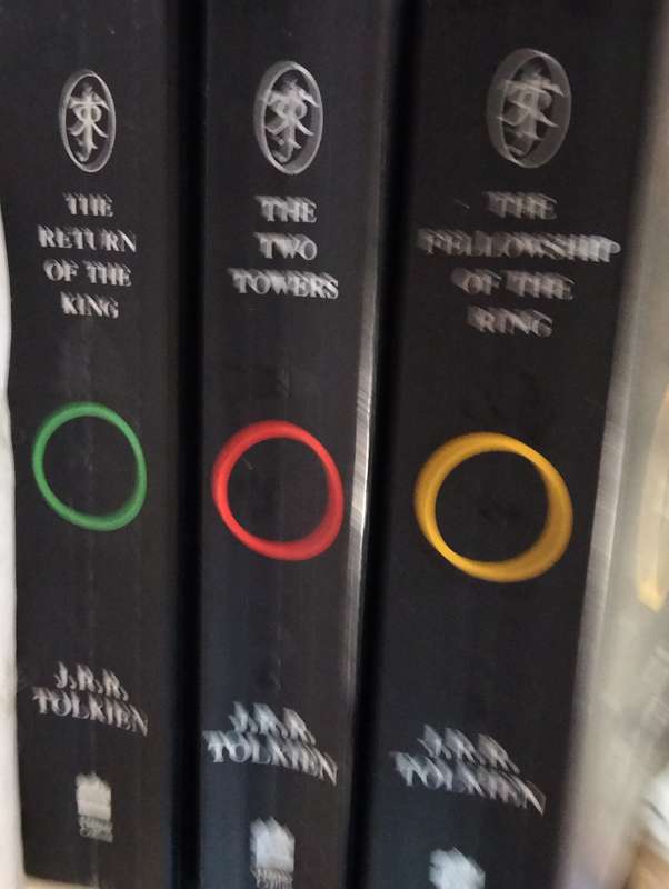 J.R.R. TOLKIEN Lord of Rings 3 books -Pre owned- Soft cover PB 1999-1+2+3 - All for one bid