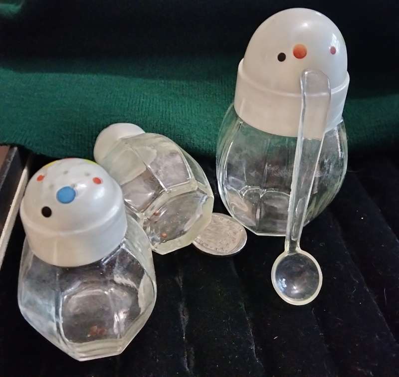4 items set SALTS 2+1 Mustard set+1 Acrylic spoon - Lids spots+ Glass bottoms