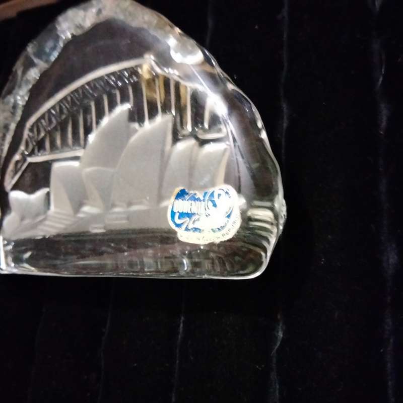 Paperweight Bohemian Crystal Glass Sydney Opera House+ Bridge Etched - Original label- Chips l