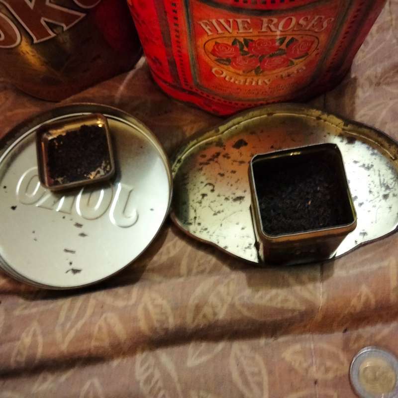 Tins -3 Tea - I  Traditional Black China Tea -1 Five Roses 1 JOKO