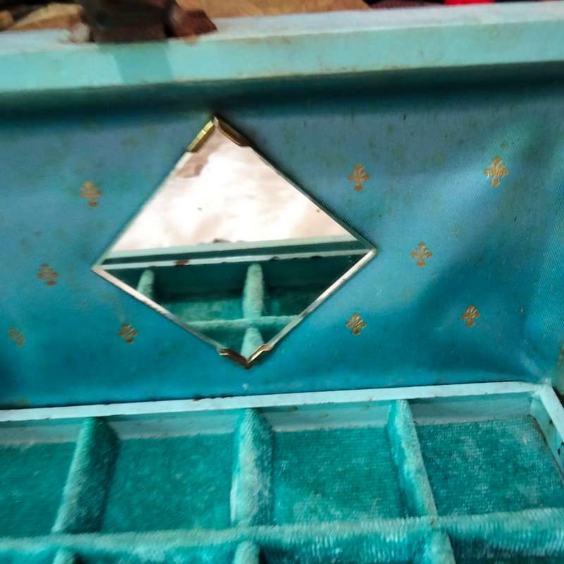 Jewelry Box blue hinged+Necklace+bracelet+leaf Heart block Damage LOOK AtMy BUY NOW items NO WAITING
