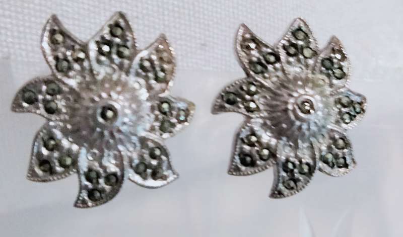 Sterling Silver Vintage Marcasite Earrings screw back on  LOOK at my BUY NOW  LISTINGS NO WATING